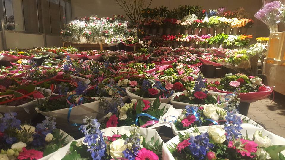 Heel veel boeketten in onze bloemenwinkel in Breda